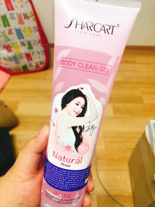줌마들도 인정한 샤카트 페이스앤바디 필링젤 310ml — 5점을 준 리뷰어가 2018년 4월 올린 사용 사진