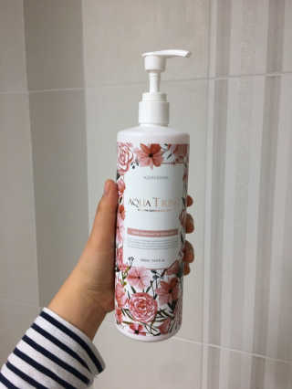 아쿠아큐링 아쿠아티링 익스트림데미지 헤어케어 500ml — 5점을 준 리뷰어가 2018년 11월 올린 사용 사진