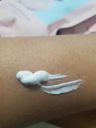 아크틱오션 아스타잔틴 앰플 톤 업 크림 — 5점을 준 리뷰어가 2019년 2월 올린 사용 사진