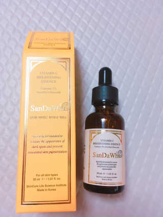 [스킨큐어] 산다화 비타민C 화이트닝 에센스 30ml — 5점을 준 리뷰어가 2019년 7월 올린 사용 사진