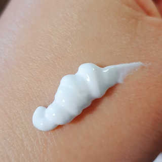 지고트 화이트닝 유브이 썬블럭 크림 70ml,1+1 — 5점을 준 리뷰어가 2019년 6월 올린 사용 사진
