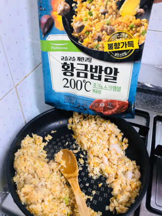 장안의 화제 황금볶음밥, 풀무원 황금밥알 200℃ — 5점을 준 리뷰어가 2019년 9월 올린 사용 사진