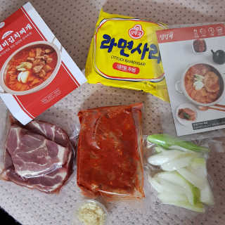 땡땡쿡 더실비김치찌개 2인분 710g 라면사리 포함 — 5점을 준 리뷰어가 2020년 2월 올린 사용 사진