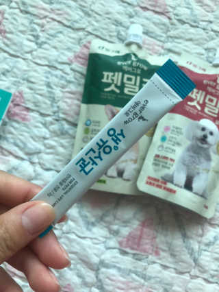 [빙그레] 에버그로 생유산균 1봉（10포입）+펫밀크2팩 — 3.5점을 준 리뷰어가 2019년 5월 올린 사용 사진