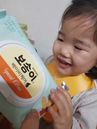 보솜이 아기물티슈 베이비케어 푸에디션 캡 74매 10입 — 2점을 준 리뷰어가 2019년 4월 올린 사용 사진