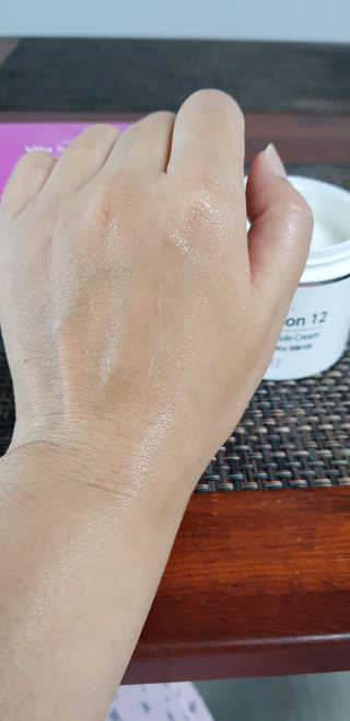 지고트 비타솔루션12 브라이트닝 앰플 크림 100ml — 4점을 준 리뷰어가 2019년 8월 올린 사용 사진