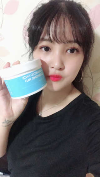 메이크판다 10초만에 끝내는, 천연빙하수 클렌징패드 — 4.33점을 준 리뷰어가 2018년 6월 올린 사용 사진