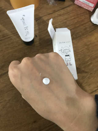 메이메리 뽀샤시 톤업크림 — 5점을 준 리뷰어가 2018년 11월 올린 사용 사진