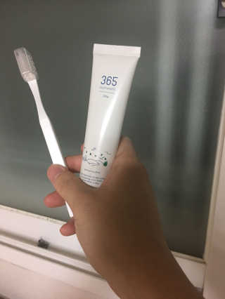 심플리스트 365치약+365칫솔 — 3.83점을 준 리뷰어가 2018년 3월 올린 사용 사진
