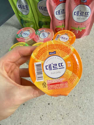 데르뜨 떠먹는 과일 3종, 짜먹는 과일 2종 총 10개 체험 — 5점을 준 리뷰어가 2020년 3월 올린 사용 사진