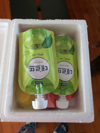 데르뜨 떠먹는 과일 3종, 짜먹는 과일 2종 총 10개 체험 — 4점을 준 리뷰어가 2020년 3월 올린 사용 사진