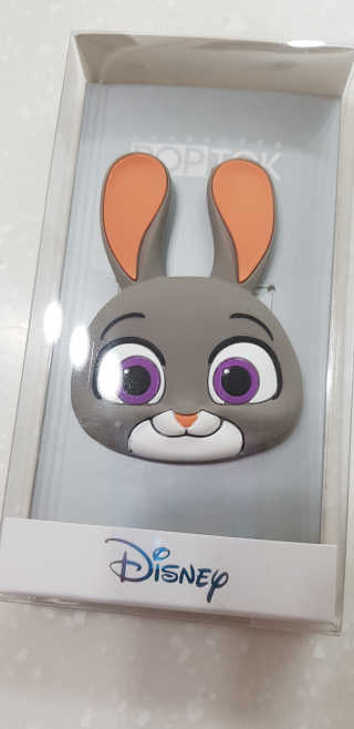 하이키키 디즈니 토이스토리 주토피아 팝톡  휴대폰 거치대 — 4점을 준 리뷰어가 2019년 10월 올린 사용 사진