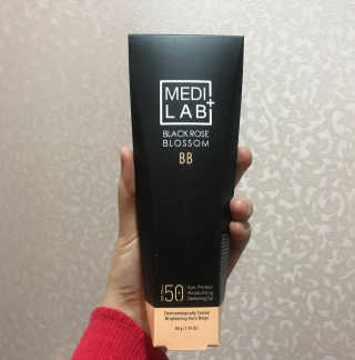 데이셀코스메틱 메디 랩 블랙로즈 블로썸 비비 50g — 3.5점을 준 리뷰어가 2017년 7월 올린 사용 사진