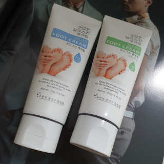 (주)에네스티 에네스티 수안수 실크스킨 풋크림 1+1 — 5점을 준 리뷰어가 2019년 11월 올린 사용 사진