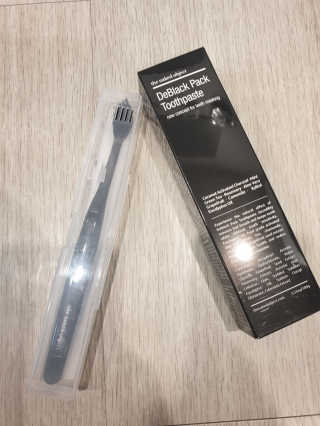 the naked object 디블랙팩치약 디블랙칫솔 세트 — 1점을 준 리뷰어가 2019년 12월 올린 사용 사진