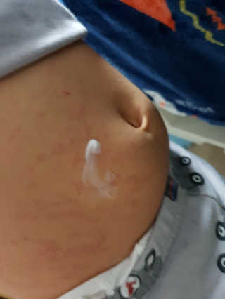 수밤키즈보습크림 45ml 1개 + 헤드투토바디워시 샘플 — 5점을 준 리뷰어가 2019년 11월 올린 사용 사진