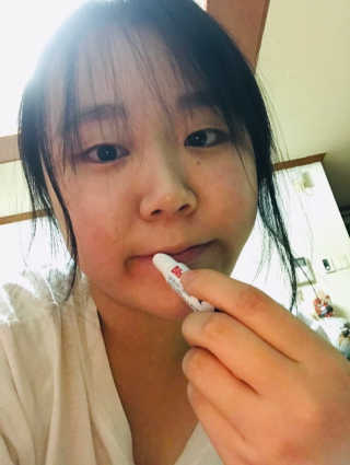 블리스텍스 립 릴리프 크림 립밤, 립 바이브런스 립밤 — 4점을 준 리뷰어가 2018년 11월 올린 사용 사진
