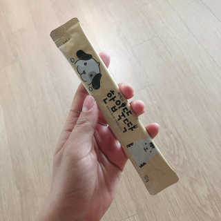 [펫토리아]짜먹는 한입뚝딱 강아지.고양이 마약간식 — 5점을 준 리뷰어가 2019년 7월 올린 사용 사진