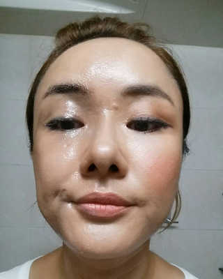 한스킨 클렌징 오일 앤 블랙헤드 — 5점을 준 리뷰어가 2018년 8월 올린 사용 사진