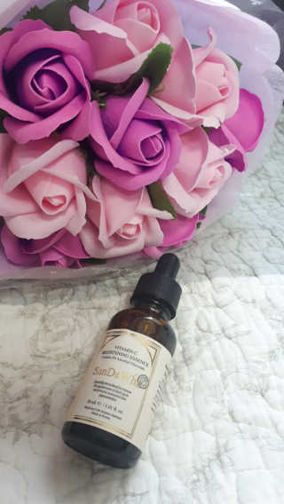 [스킨큐어] 산다화 비타민C 화이트닝 에센스 30ml — 4.5점을 준 리뷰어가 2019년 7월 올린 사용 사진