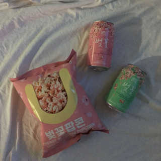 GS25 벚꽃 팝콘 + 벚꽃스파클링 + 벚꽃 청포도 에이드 — 4점을 준 리뷰어가 2018년 3월 올린 사용 사진