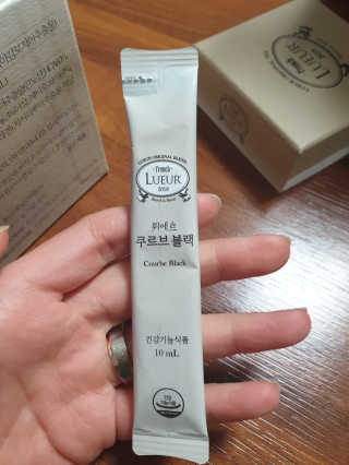 [하우투잇] 뤼에르 쿠르브 블랙 10ml x 30포 총 300ml — 2.5점을 준 리뷰어가 2020년 3월 올린 사용 사진