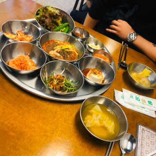 [동네맛집족발] 4개 족발 중 택1 — 5점을 준 리뷰어가 2020년 1월 올린 사용 사진