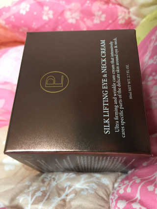 프리미어룩 실크 리프팅 아이 앤 넥 크림 — 5점을 준 리뷰어가 2019년 11월 올린 사용 사진