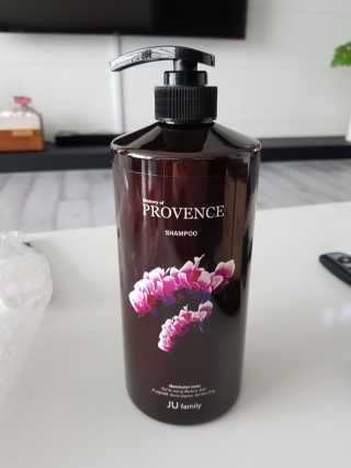 프로방스 바이올렛 퍼퓸 샴푸 1000ml 업그레이드 — 5점을 준 리뷰어가 2019년 6월 올린 사용 사진