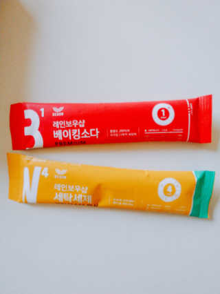 레인보우샵 올인원세탁세제,베이킹소다 스틱포6개입+세탁조클리너 — 4.67점을 준 리뷰어가 2018년 3월 올린 사용 사진