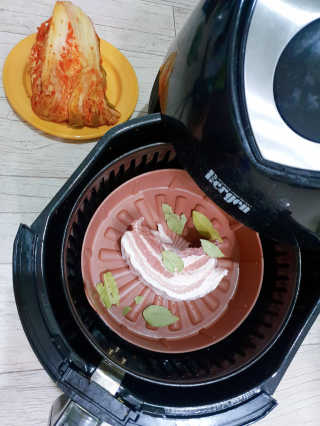 에어프라이어 전용 실리콘 조리용기 에프팟 — 4.5점을 준 리뷰어가 2019년 12월 올린 사용 사진