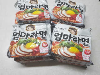 라면 그대로가 제일 맛있는 더엄마라면 — 5점을 준 리뷰어가 2019년 9월 올린 사용 사진