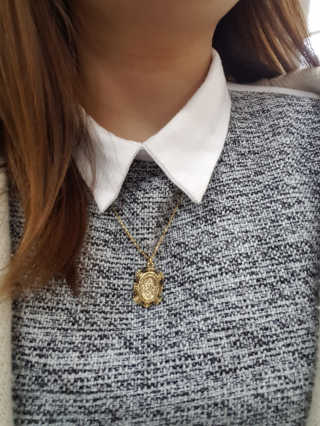 쥬얼카운티 92.5 Silver Byzantine Coin Pendant Necklace — 4.67점을 준 리뷰어가 2018년 11월 올린 사용 사진
