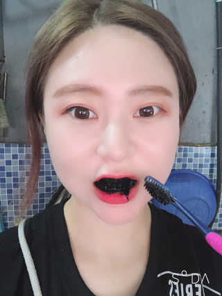 the naked object 디블랙팩치약 디블랙칫솔 세트 — 5점을 준 리뷰어가 2019년 6월 올린 사용 사진