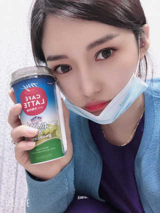 마이카페라떼 말차 아몬드브리즈 7개입 — 5점을 준 리뷰어가 2019년 11월 올린 사용 사진