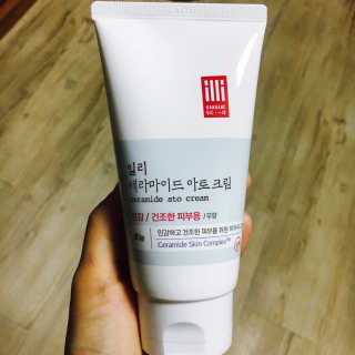 일리윤 세라마이드 아토 집중 크림 — 5점을 준 리뷰어가 2017년 6월 올린 사용 사진