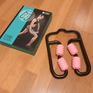 뭅뭅 바디핏레그롤러 종아리 허벅지 하체 마사지기 — 5점을 준 리뷰어가 2019년 10월 올린 사용 사진