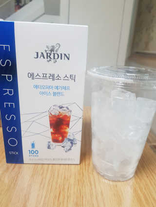 (주)쟈뎅 [쟈뎅] 에스프레소스틱 아이스블렌드 — 5점을 준 리뷰어가 2019년 5월 올린 사용 사진
