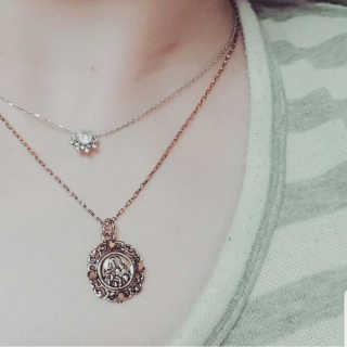쥬얼카운티 92.5 Silver Byzantine Coin Pendant Necklace — 4.83점을 준 리뷰어가 2018년 11월 올린 사용 사진