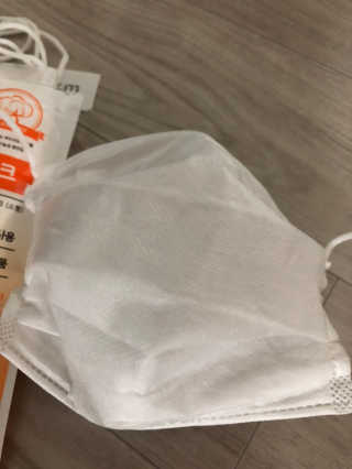[닥터퓨리] 소프트터치 건강 마스크_성인+아동 — 1.5점을 준 리뷰어가 2019년 4월 올린 사용 사진