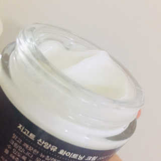 지고트 산양유 화이트닝 크림 70ml — 3점을 준 리뷰어가 2019년 5월 올린 사용 사진