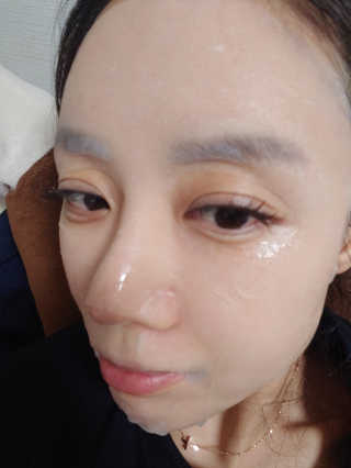 라인플라츠 모이스처라이징 아로니아 에센스 마스크 — 4점을 준 리뷰어가 2019년 3월 올린 사용 사진