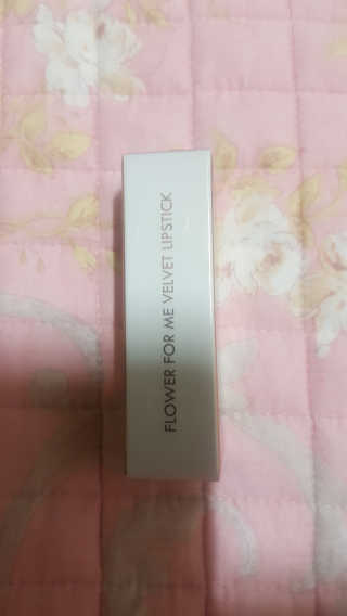 자빈드서울 플라워 포 미 벨벳 립스틱 — 4점을 준 리뷰어가 2019년 10월 올린 사용 사진