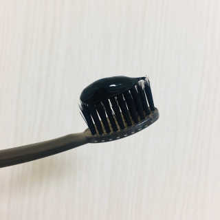 the naked object 디블랙팩치약 디블랙칫솔 세트 — 4점을 준 리뷰어가 2020년 3월 올린 사용 사진