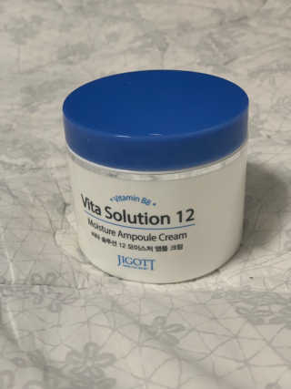 지고트 비타솔루션12 모이스처 앰플 크림 100ml — 4점을 준 리뷰어가 2019년 6월 올린 사용 사진