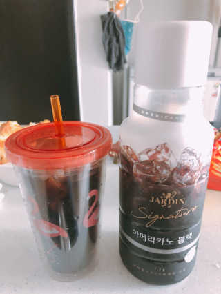 (주)쟈뎅 쟈뎅 시그니처 아메리카노 1.1L — 4.83점을 준 리뷰어가 2018년 5월 올린 사용 사진