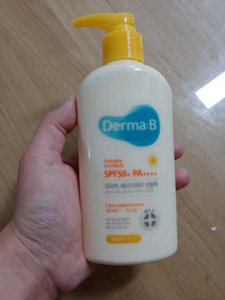더마비 에브리데이 선블록 SPF50+ PA++++ — 5점을 준 리뷰어가 2019년 4월 올린 사용 사진