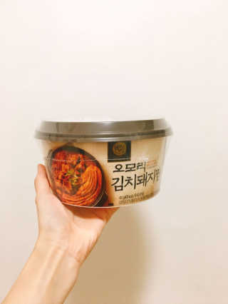 GS25 YOU US  오모리김치돼지찜 — 5점을 준 리뷰어가 2018년 3월 올린 사용 사진