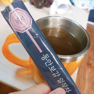 동안보감 얼작차 붓기를 빼주는 동안보감 한방 프리미엄 얼작차 — 5점을 준 리뷰어가 2019년 10월 올린 사용 사진
