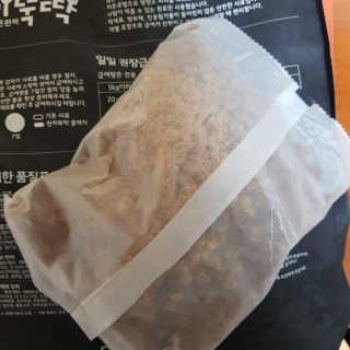 펫토리아 한끼뚝딱 클래식 국산 건식사료 — 5점을 준 리뷰어가 2019년 7월 올린 사용 사진
